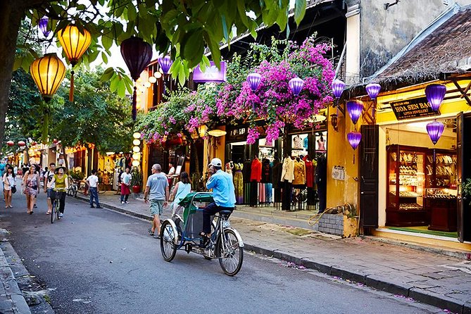 Hoi An — 15.880° N